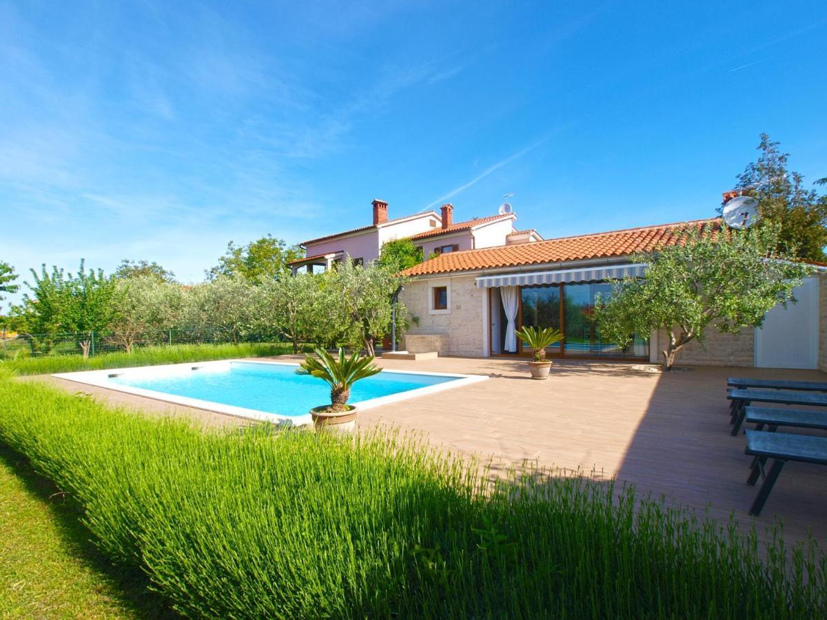 Family Friendly House With A Swimming Pool Valbandon, - 20772 * Fažana